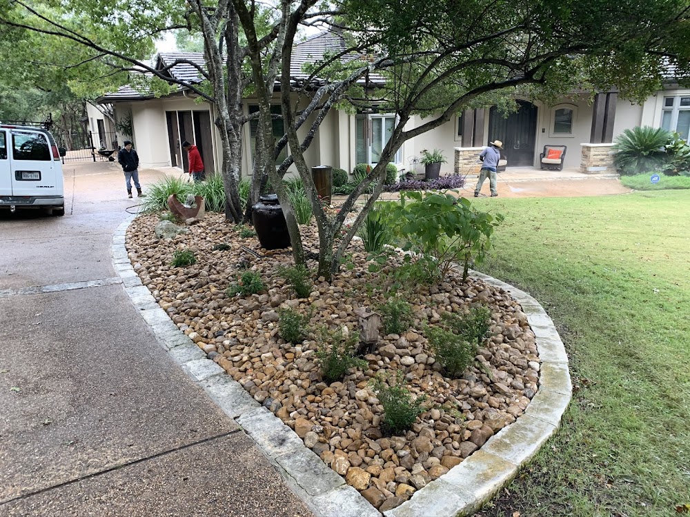 Reyes Landscapes LLC